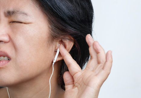 Sensação de desconforto ao ouvir sons? Agende seu exame de audiometria e cuide da sua saúde auditiva.